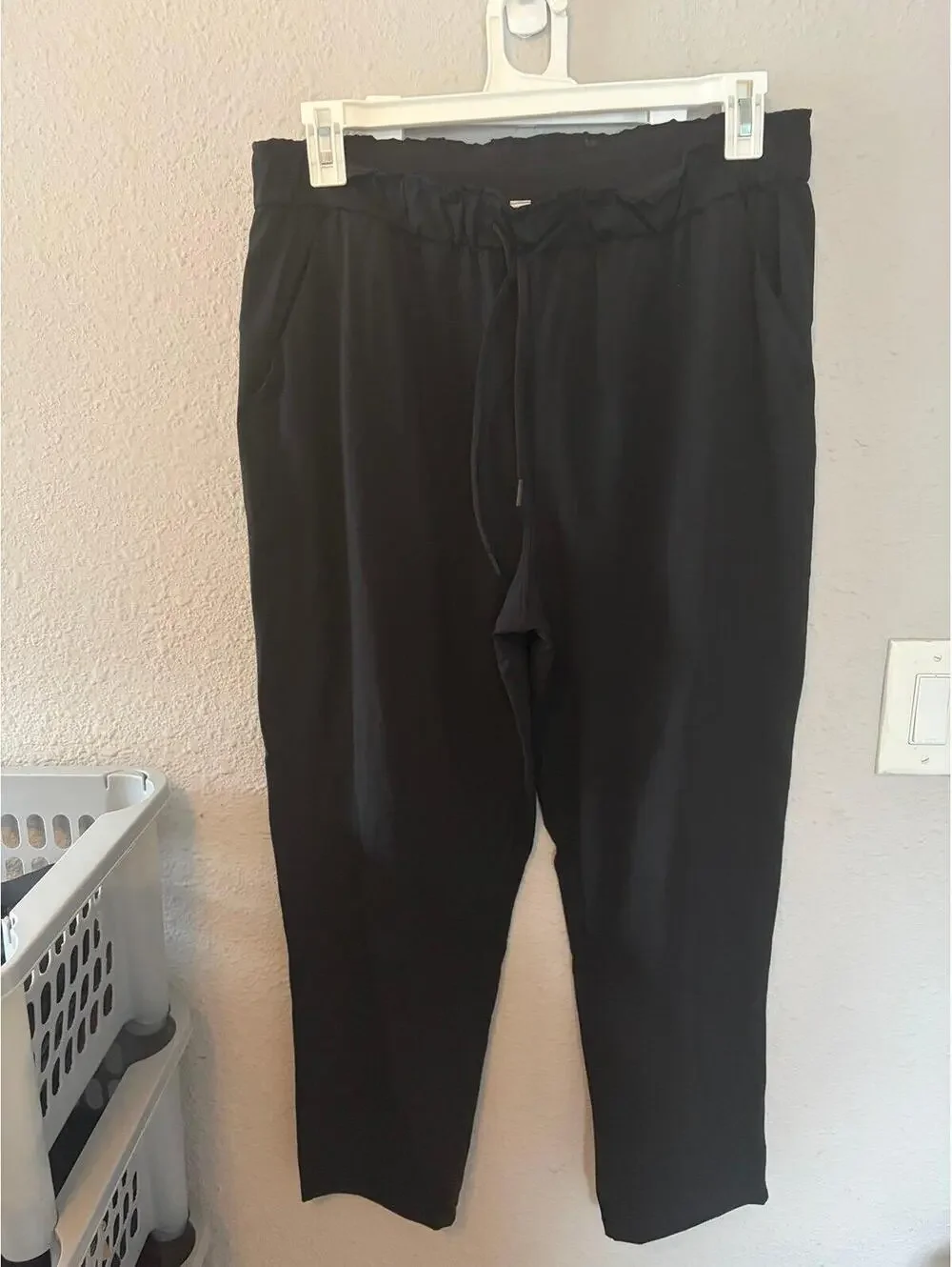 Lululemon Keep Moving Pant 7/8 High-Rise 27in inseam Black size 14. EUC. $118 re